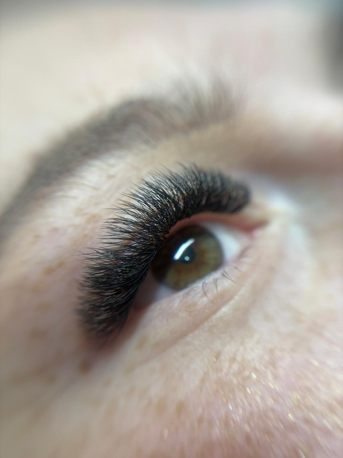 Black Clover Plus Lashes (5D) - Individual Lengths